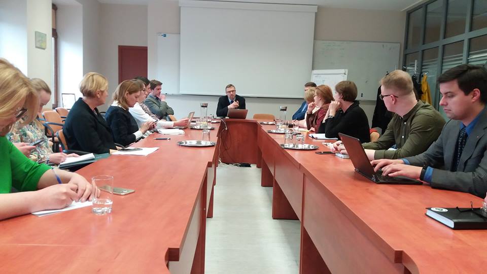 You are currently viewing NVO tarybos narių susitikimas su ministru L. Kukuraičiu